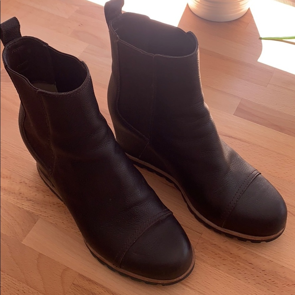 Ugg pax wedge boot - brown